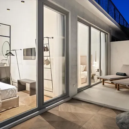 Acron Suites&apartments *