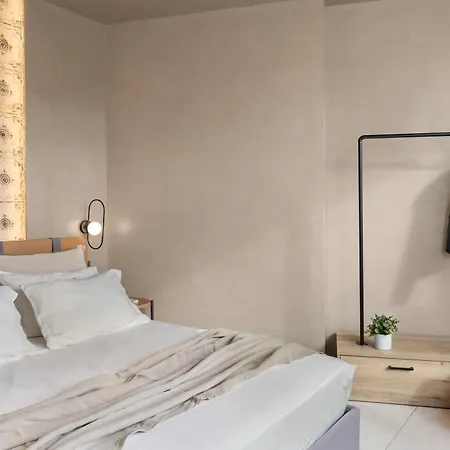 Acron Suites&apartments *